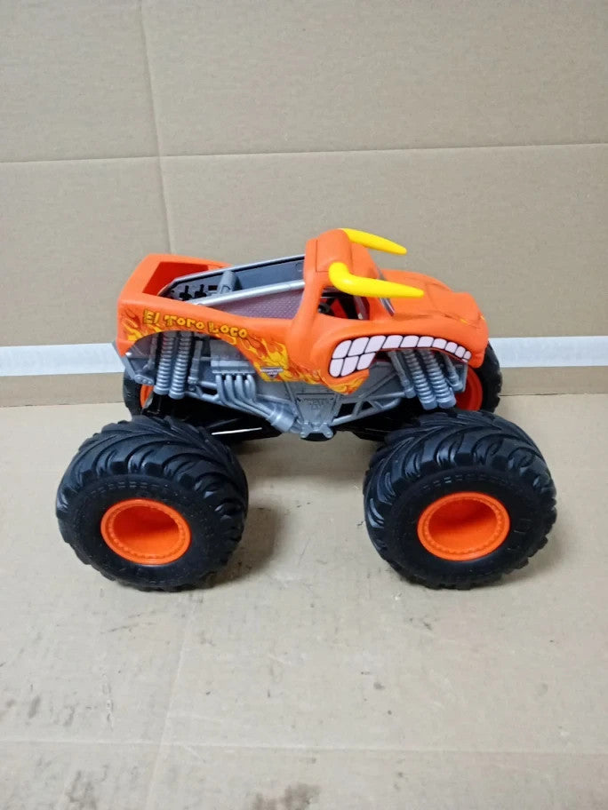 Monster Jam Official El Toro Loco Rev N Roar 1:15 Scale Monster Truck 3+ New