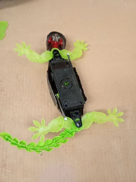 Hex Bots Gecko Full Function Remote Controlled Toy Rechargeable Climbing Wall 4+