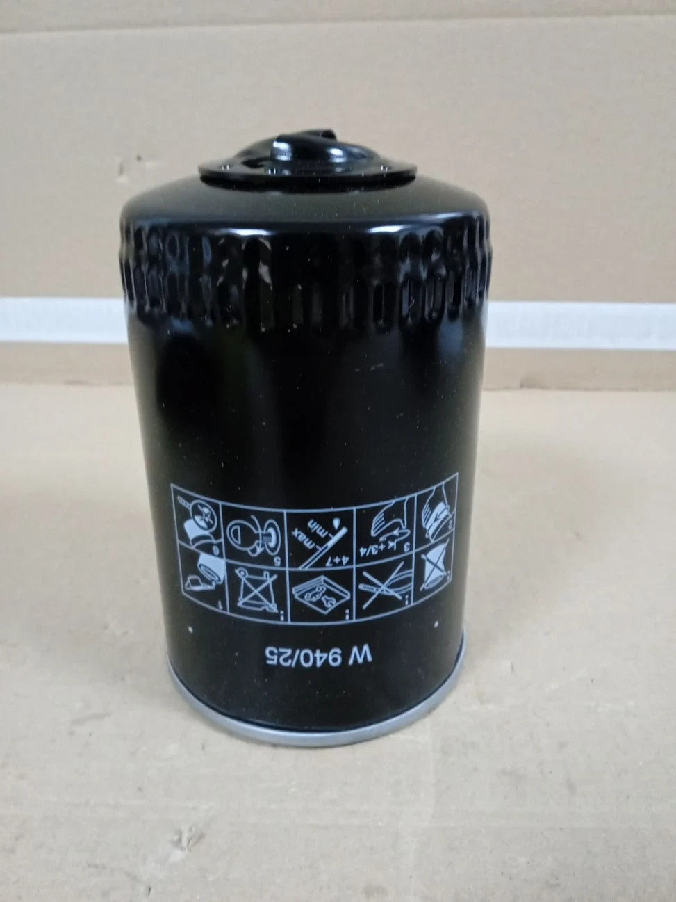 MANN FILTER W 940/25 Oil Filter Cars Transporters Car Replacement Part Black