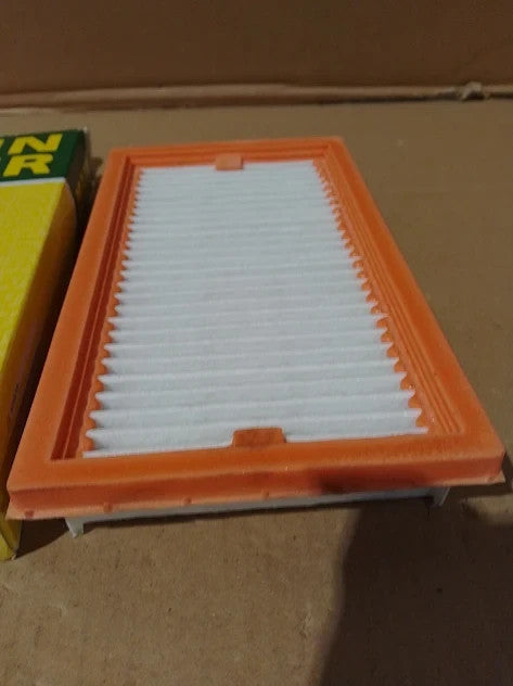 Mann Filter C 2420 Air Filter Passenger Cars Transporters 9.13x5.39x1.34in New