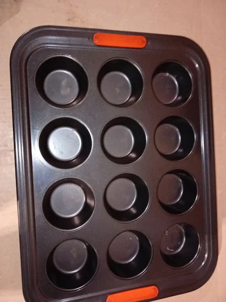 Le Creuset Non Stick Carbon Steel Bakeware 12 Cup Muffin Tray Black 13.5in