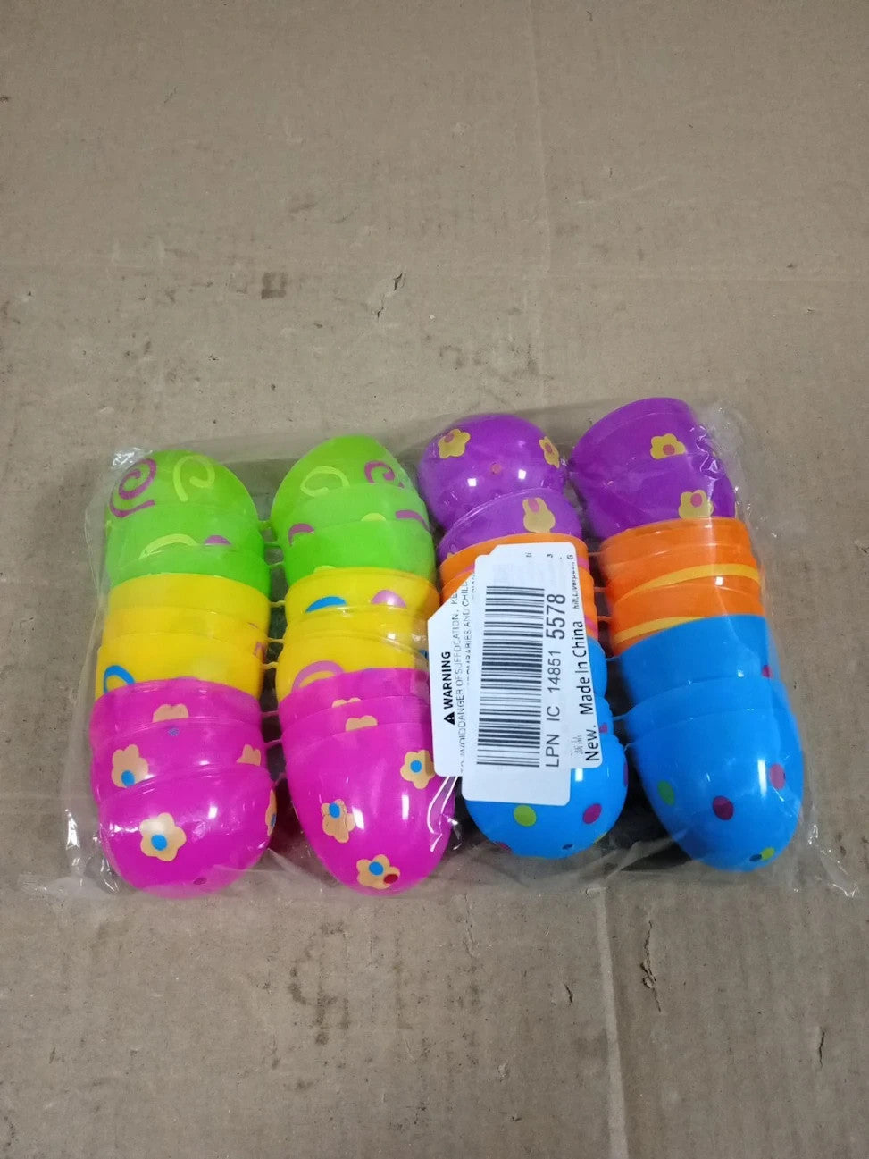 Printed Easter Plastic Fillable Eggs 18 Pieces 4x6cm Party Decorations New