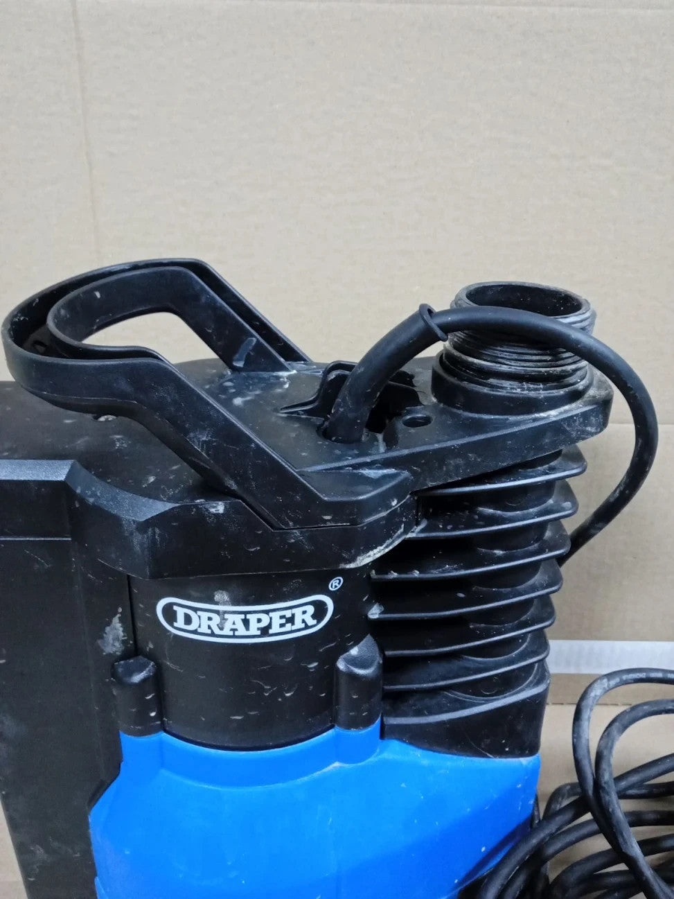 Draper 400W Portable Submersible Water Pump Max Flow Capacity 9000 l/h Electric