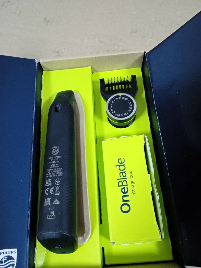 Philips OneBlade Pro 360 Beard Trimmer Shaver 14 Length Comb Storage Box New