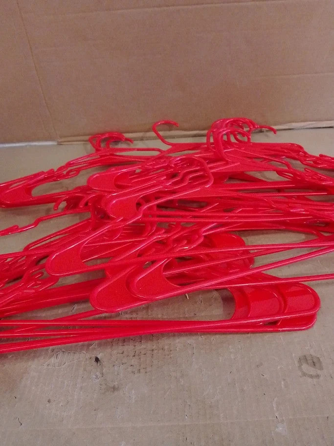 Utopia Home 30 Pack Plastic Hangers Space Saving 16x9.4 Shoulder Grooves Red New
