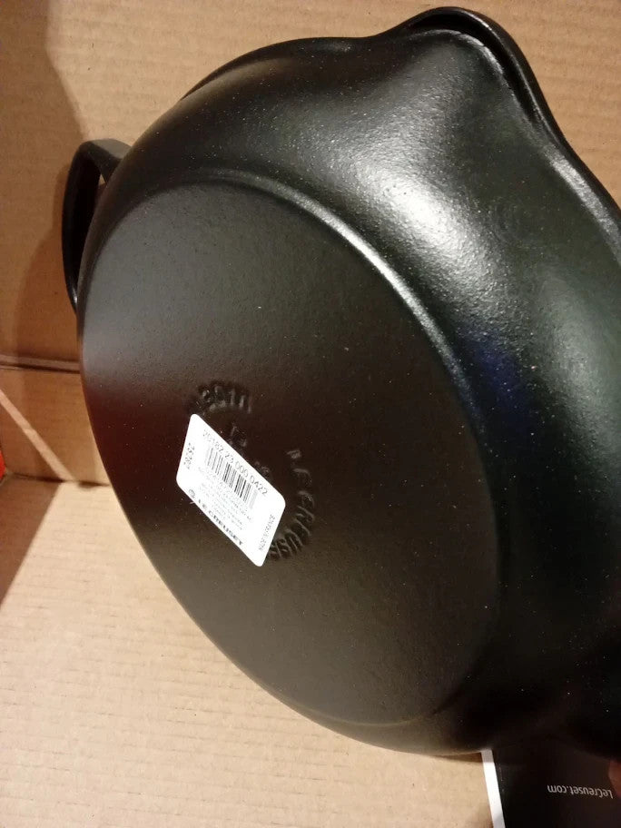 Le Creuset Signature Enamelled Cast Iron Skillet Frying Pan 23cm Black New