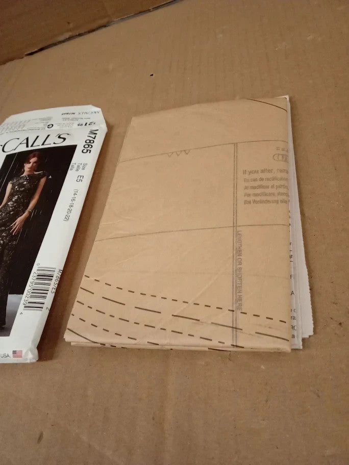 McCalls M7865 Sewing Pattern Template Paper Plain 14 To 22 Plain New