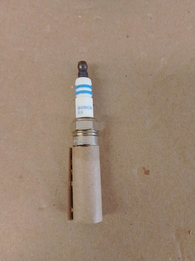 Bosch 0242229902 +39 Spark Plug Set 4 Reliable Gasoline Engine Start New