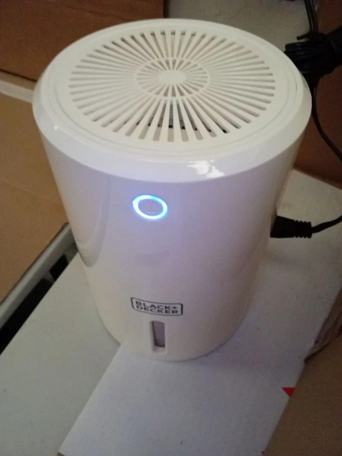 Black Decker 900ml Portable Mini Dehumidifier White BXEH60001GB New