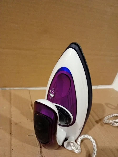 Quest 34030 1000W Steam Iron Ergonomic Handle 50ml Water Tank 20x9cm