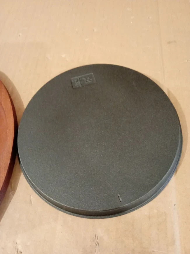 Amosfun Cast Iron Sizzle Plate Wooden Base 19cm Round Heavy Duty Heat Retaining